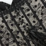corset gris et dentelle (zoom sur dos et lacets) corset gris et dentelle (zoom sur dos et lacets)