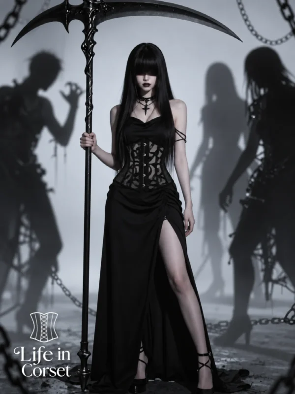 Corset serre taille gothique en résille Aveline (vue plain pied) Corset serre taille gothique en résille Aveline