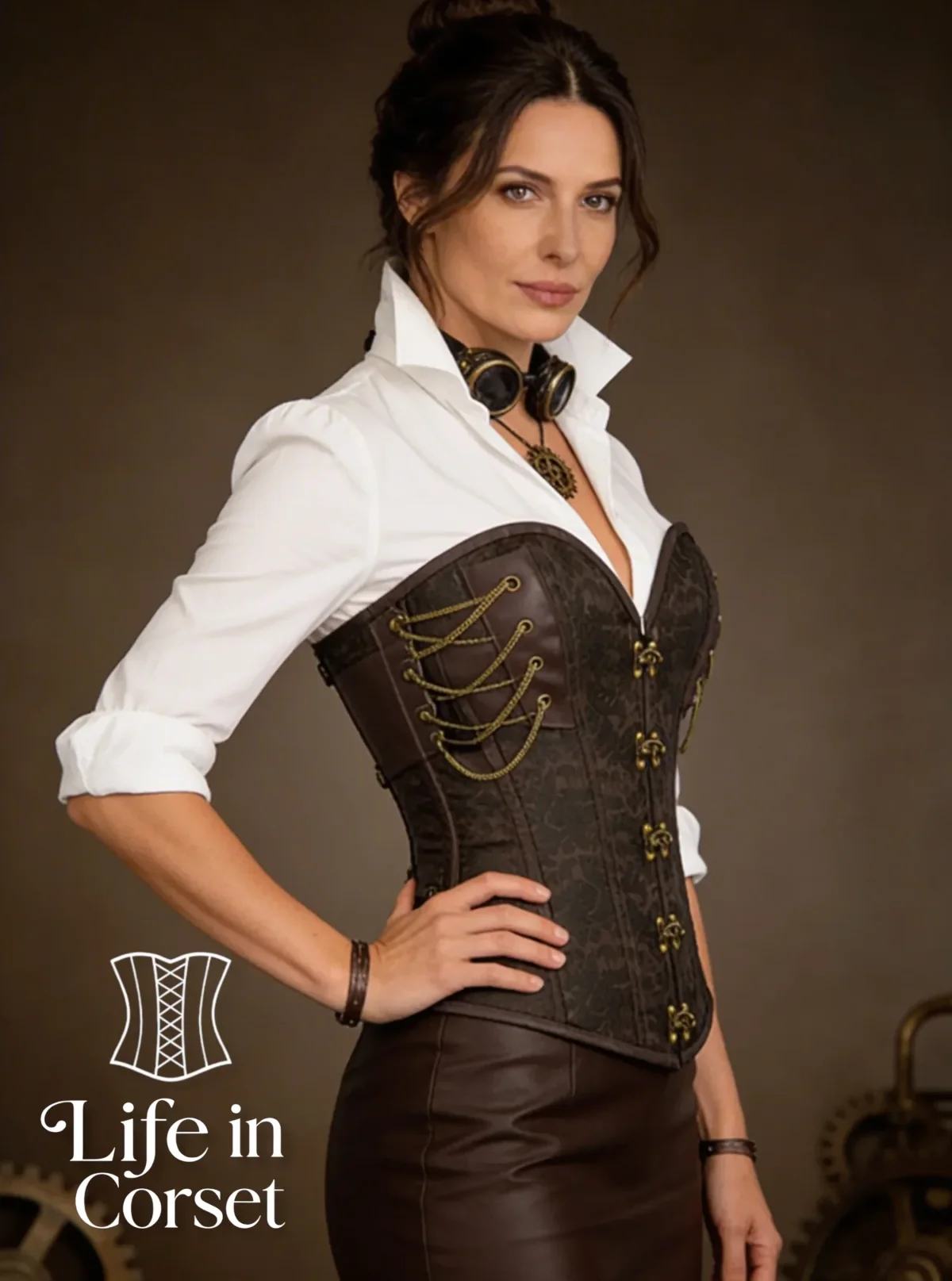Corset steampunk marron skylar (vue profil) Corset steampunk marron skylar (vue profil)