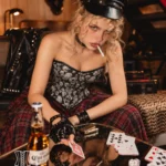Corset punk gothique à têtes de mort Skull Queen (vue profil) Corset punk gothique à têtes de mort Skull Queen