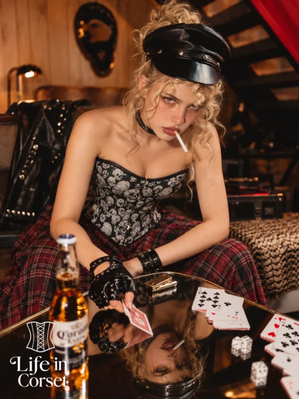 Corset punk gothique à têtes de mort Skull Queen (vue profil) Corset punk gothique à têtes de mort Skull Queen